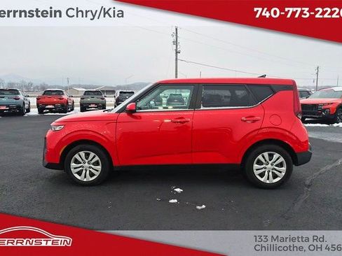 Used 2022 Kia Soul LX image 4