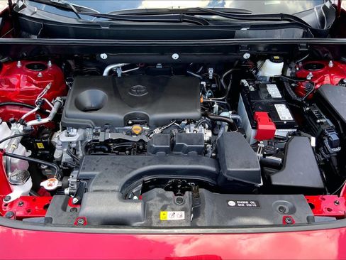 Certified 2025 Toyota RAV4 LE FWD image 31