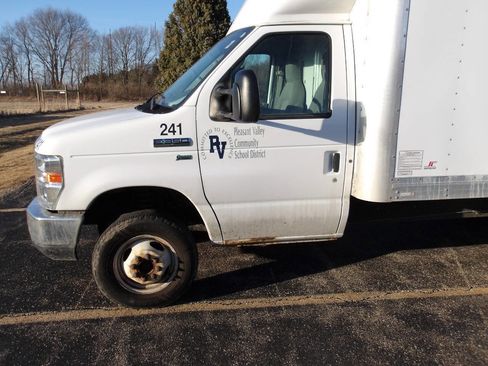 Used 2013 Ford E-350 and Econoline 350 Super Duty w/ Payload Pkg image 11