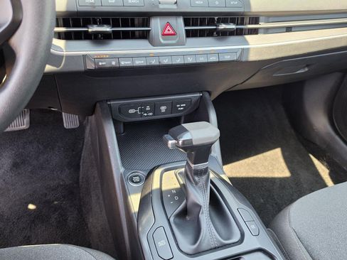 Used 2025 Kia K4 FWD image 19