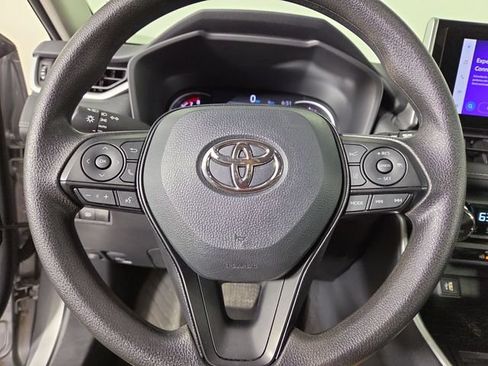 Used 2025 Toyota RAV4 XLE AWD/4WD image 21