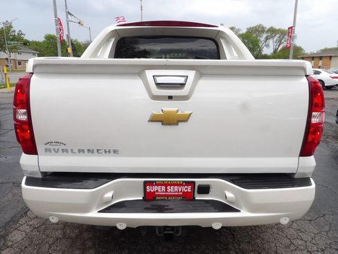 Used 2012 Chevrolet Avalanche LTZ AWD/4WD image 4