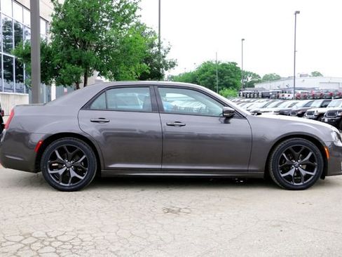 Used 2023 Chrysler 300 Touring L w/ Comfort Group RWD image 4