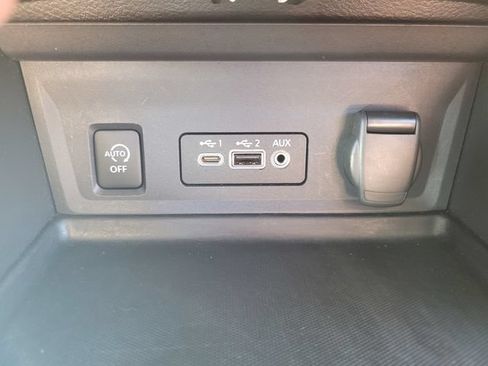 Certified 2025 Nissan Sentra SV FWD image 25