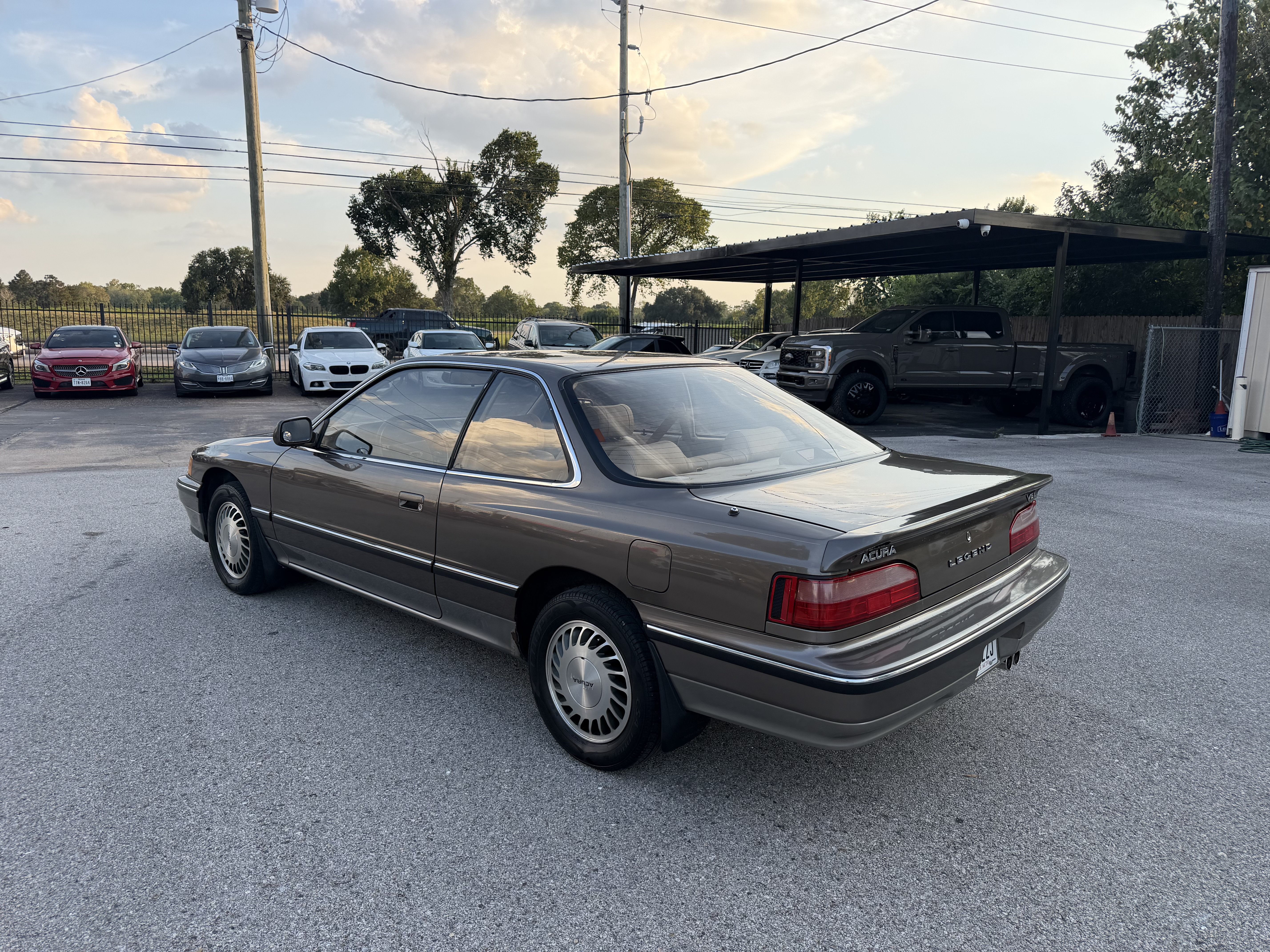Used 1990 Acura Legend L FWD image 10