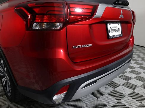 Used 2020 Mitsubishi Outlander ES FWD image 42