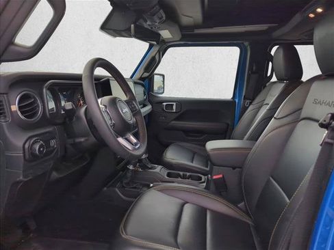 Used 2024 Jeep Wrangler Unlimited Sahara w/ Technology Group AWD/4WD image 11