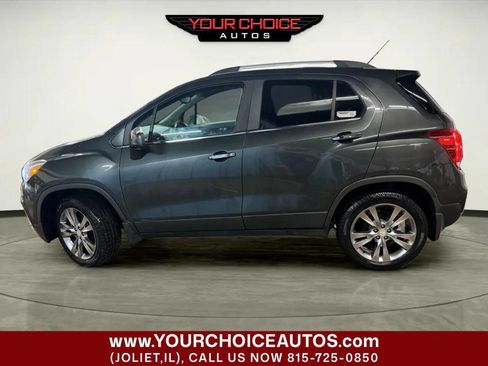 Used 2019 Chevrolet Trax LT w/ Sun & Sound Package image 2