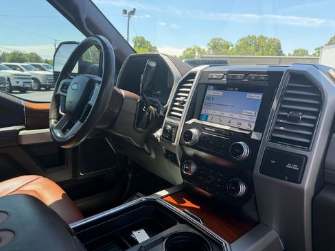 Used 2019 Ford F250 King Ranch w/ King Ranch Ultimate Package AWD/4WD image 14