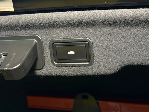 Used 2012 Audi A8 L 4.2 image 14