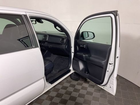 Used 2020 Toyota Tacoma TRD Sport image 34