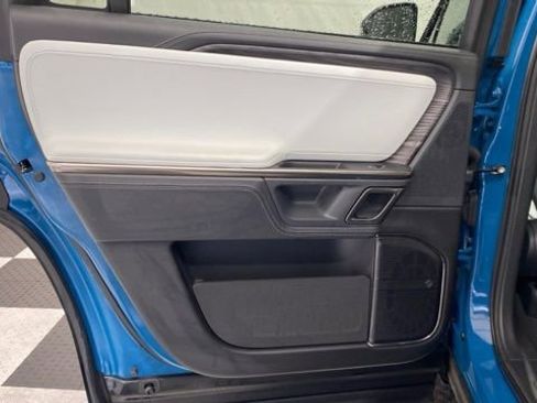 Used 2024 Rivian R1S Adventure image 15