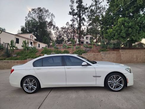 Used 2012 BMW 750Li w/ Driver Assistance Pkg RWD image 7