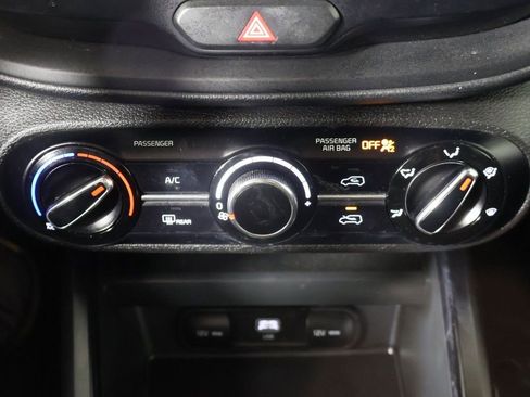 Used 2023 Kia Soul LX w/ LX Technology Package FWD image 40