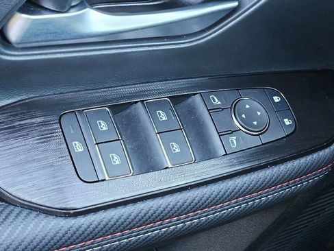 Used 2025 Nissan Kicks SR image 21