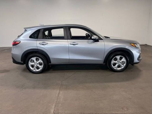 Used 2023 Honda HR-V LX image 2
