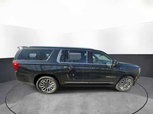 Used 2023 GMC Yukon XL Denali Ultimate AWD/4WD image 8