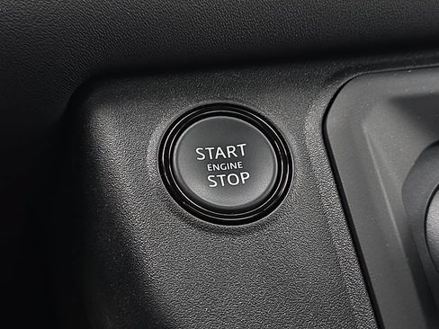 Used 2025 Land Rover Defender 110 AWD/4WD image 25