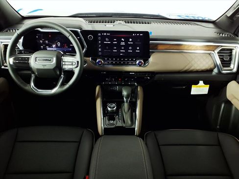 New 2026 GMC Canyon Denali image 3