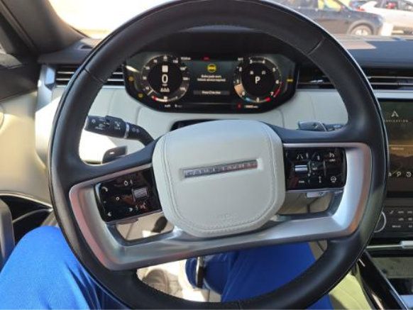 Used 2023 Land Rover Range Rover SE AWD/4WD image 5