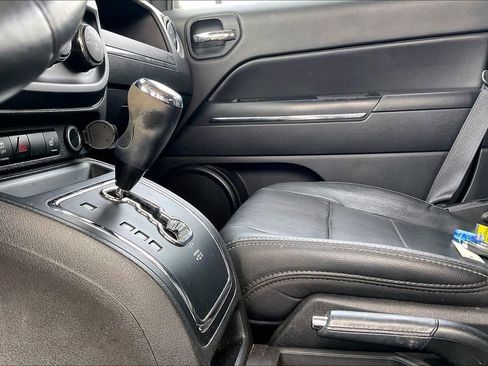 Used 2014 Jeep Patriot Limited w/ Sun/Sound Group image 19