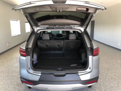 Used 2024 Chevrolet Blazer LT w/ LPO, Black Grille Bar Package AWD/4WD image 9