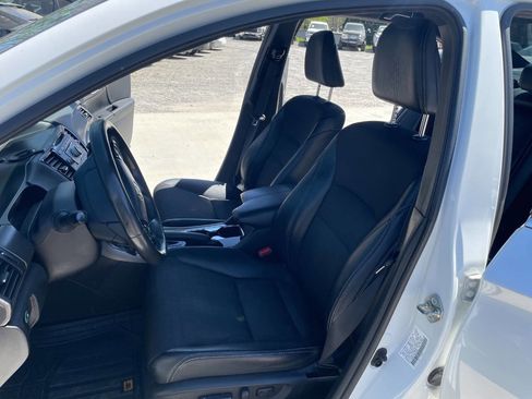 Used 2017 Honda Accord Sport image 22