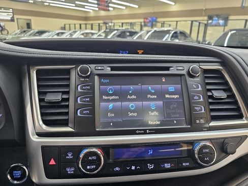 Used 2015 Toyota Highlander XLE AWD/4WD image 33