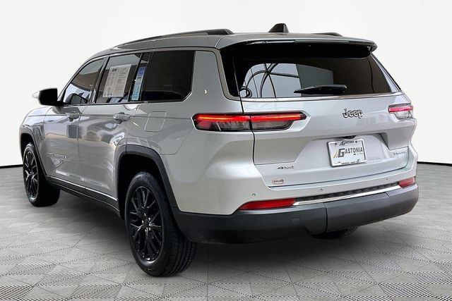 Used 2023 Jeep Grand Cherokee L Laredo w/ Luxury Tech Group I AWD/4WD image 4