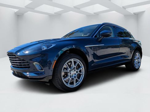 Used 2024 Aston Martin DBX image 7