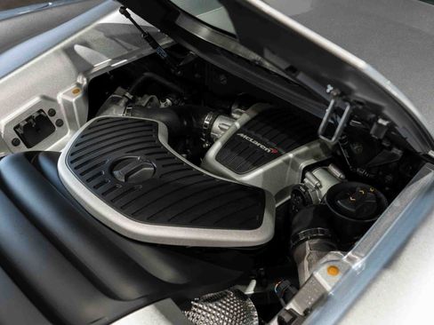 Used 2016 McLaren 650S Spider RWD image 39