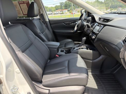 Used 2017 Nissan Rogue SL AWD/4WD image 32
