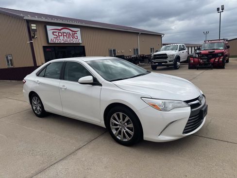 Used 2015 Toyota Camry XLE FWD image 9