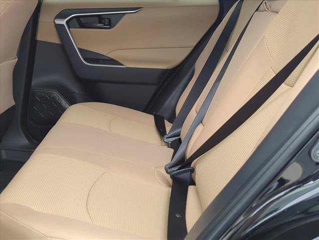 Certified 2025 Toyota RAV4 LE FWD image 21