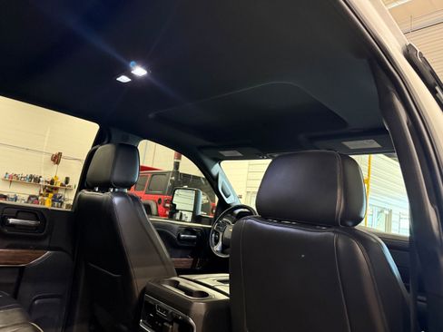 Used 2020 Chevrolet Silverado 3500 High Country w/ Gooseneck/5TH Wheel Package AWD/4WD image 15