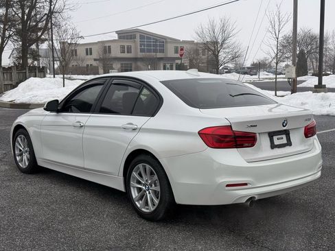 Used 2018 BMW 320i xDrive Sedan w/ Premium Package image 6