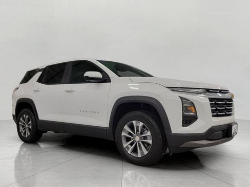 Used 2025 Chevrolet Equinox LT w/ Safety and Technology Package image 1