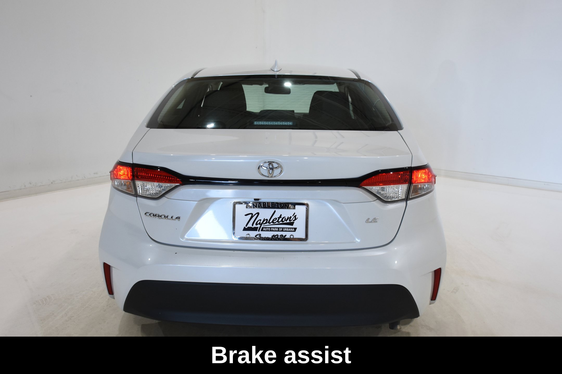 Used 2026 Toyota Corolla LE FWD image 5