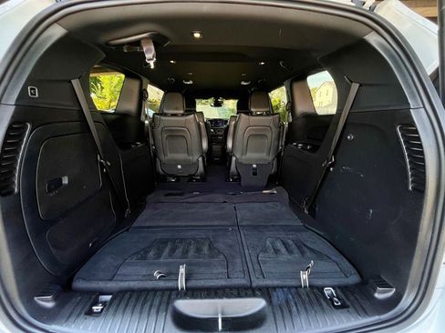 Used 2024 Chrysler Pacifica Limited FWD image 50