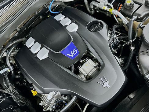 Used 2023 Maserati Levante Modena image 32