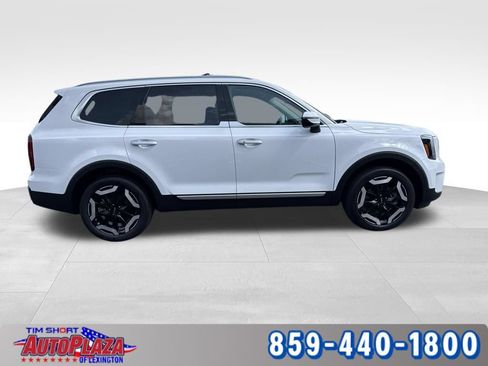 Used 2025 Kia Telluride S FWD image 9