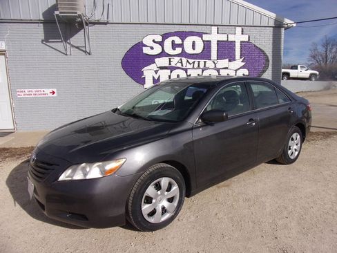 Used 2007 Toyota Camry LE image 1