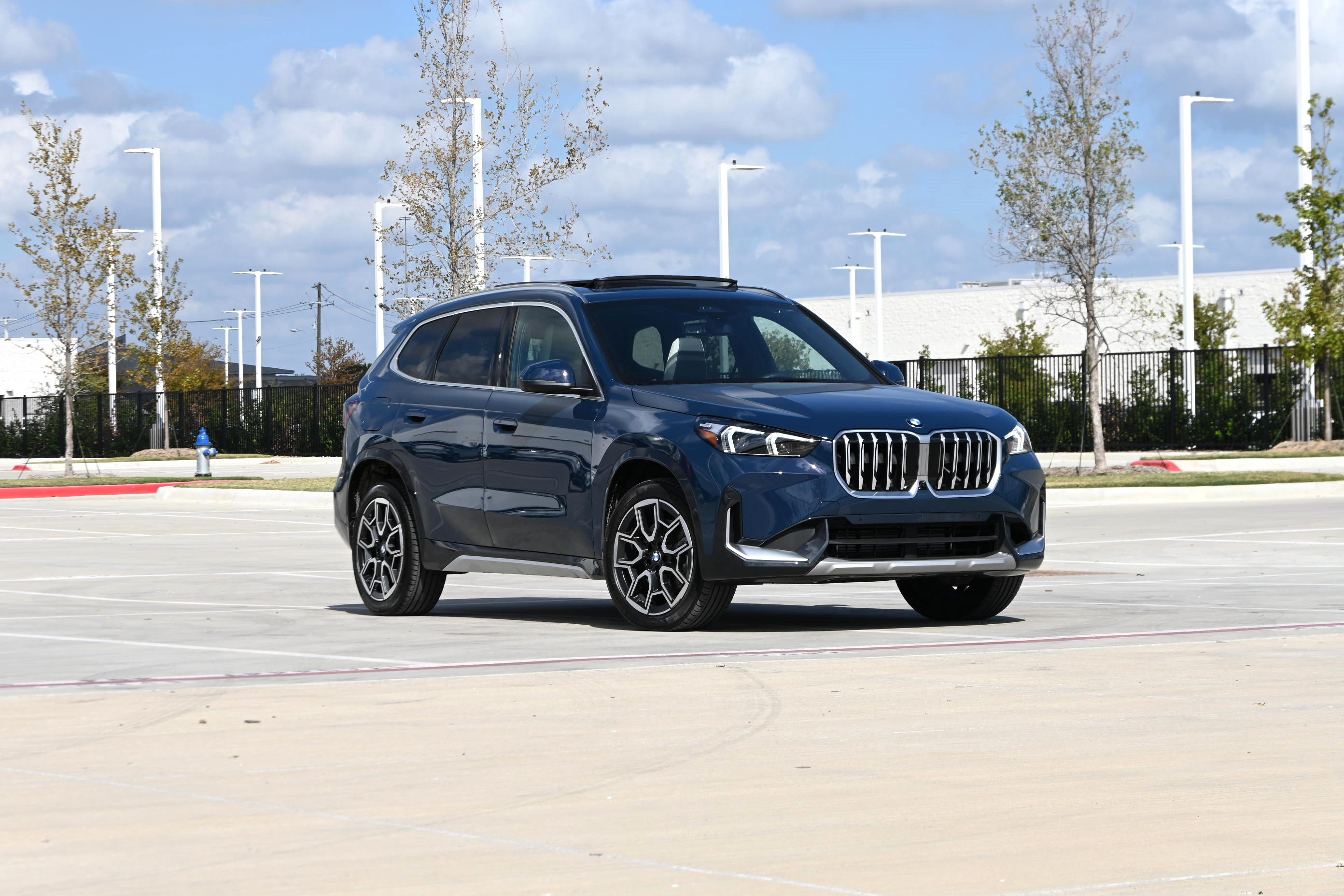 Used 2026 BMW X1 xDrive28i AWD/4WD image 2