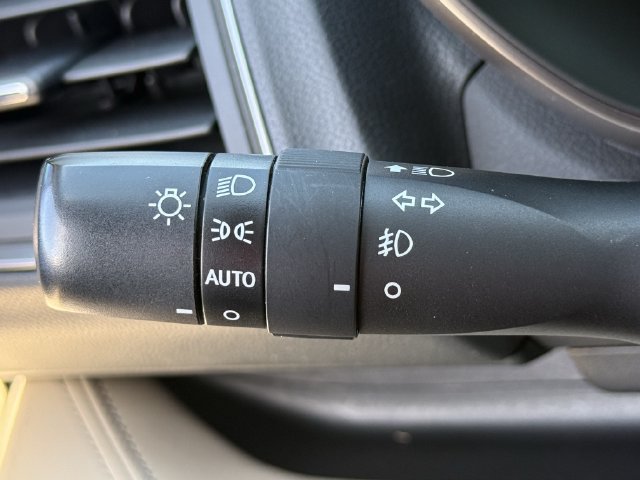Used 2025 Acura MDX w/ Technology Package FWD image 21