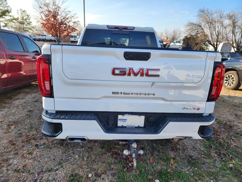 Used 2024 GMC Sierra 1500 AT4 w/ Technology Package image 7