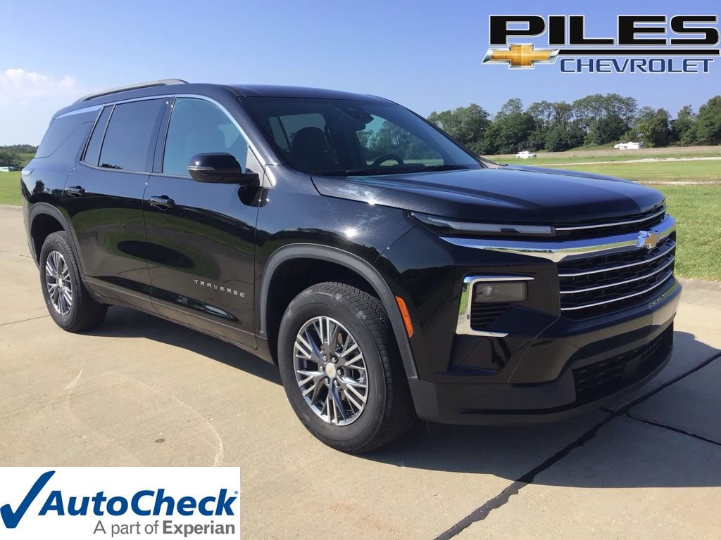 Used 2026 Chevrolet Traverse LT AWD/4WD image 1