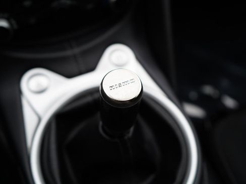 Used 2016 Nissan 370Z Coupe image 40