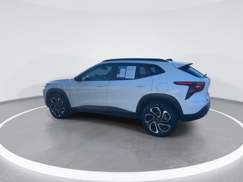 Used 2024 Chevrolet Trax RS w/ Driver Confidence Package image 7