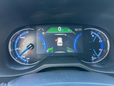 Used 2025 Toyota RAV4 LE image 39