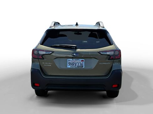 Used 2024 Subaru Outback Premium AWD/4WD image 4